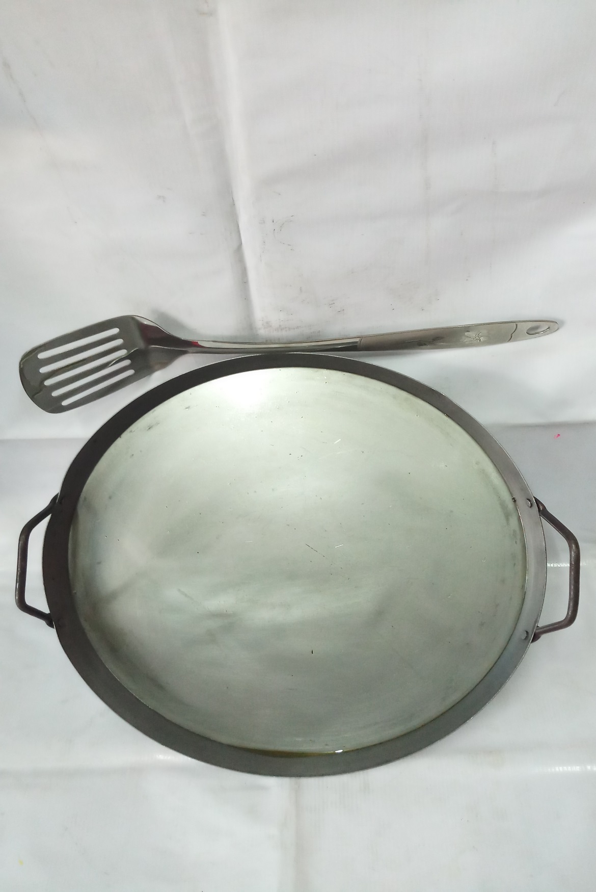 COMBO 1 CHẢO THÉP HAI QUAI CHIÊN BÁNH BỘT,CHIÊN CƠM,CHIÊN NUI,MÌ XÀO BÒ+ 1 SẠN LẬT RÃNH INOX CAO CẤP.