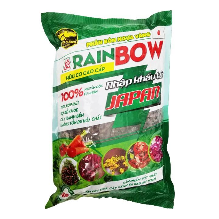 Phân hữu cơ Nhật Bản Rain Bow  cung cấp dinh dưỡng cho cây trồng, kích thích phát triển thân lá cành, phục hồi bộ rễ, tăng cường đậu hoa kết trái dạng viên gói 1kg