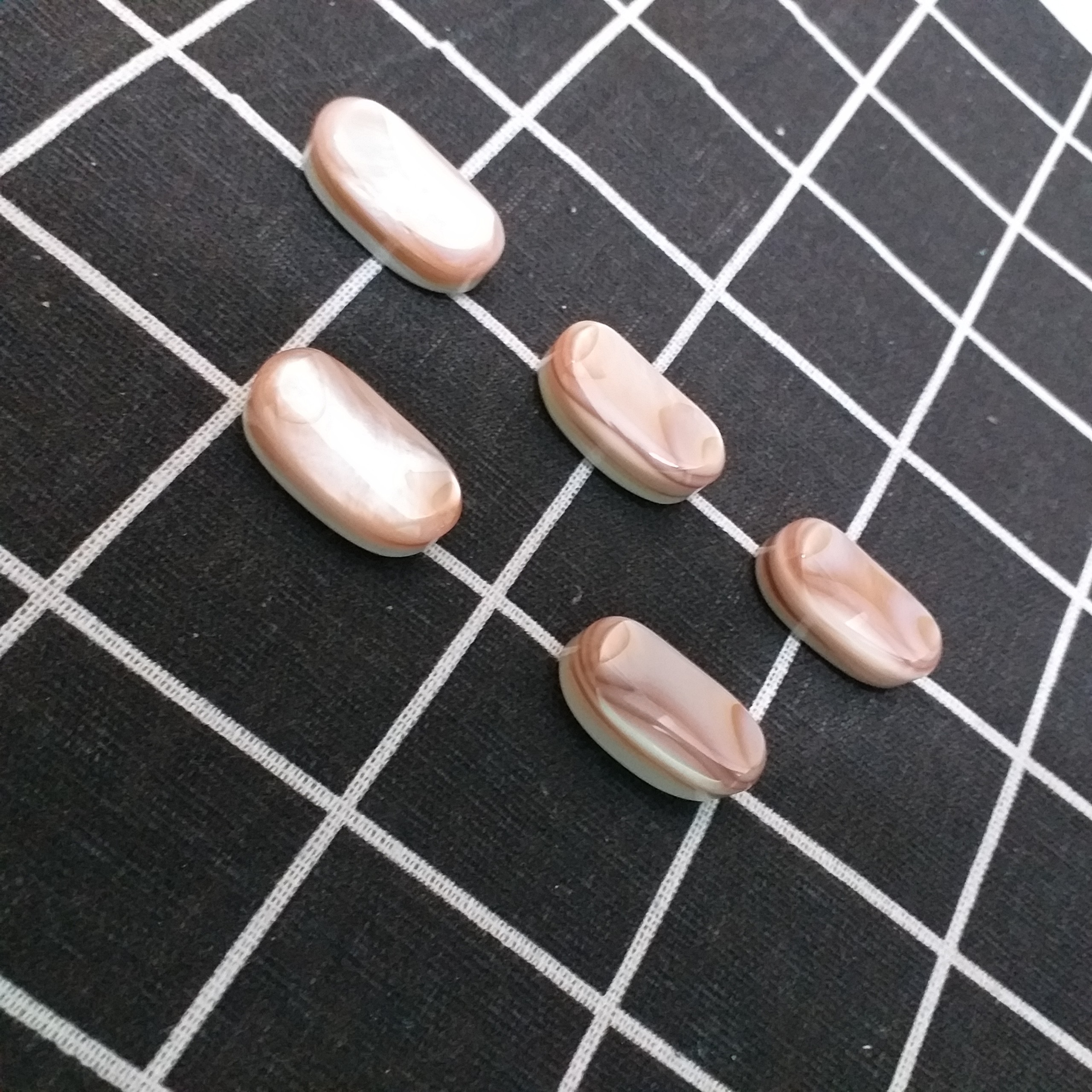 Bộ 5 chiếc Gác đũa Xà Cừ Nâu hồng hình hạt Mít Mini 2,5cm - Phụ kiện  giúp bàn ăn sang trọng (R4)