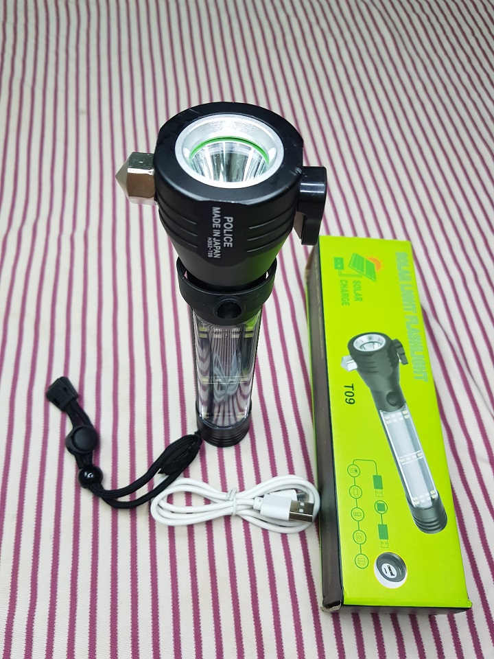 Đèn pin cứu hộ đa chức năng T09, rất cần thiết khi di chuyển trên xe ô tô để cứu hộ cắt dây an toàn và đập vỡ kính khi cần thiết - Hàng chính hãng