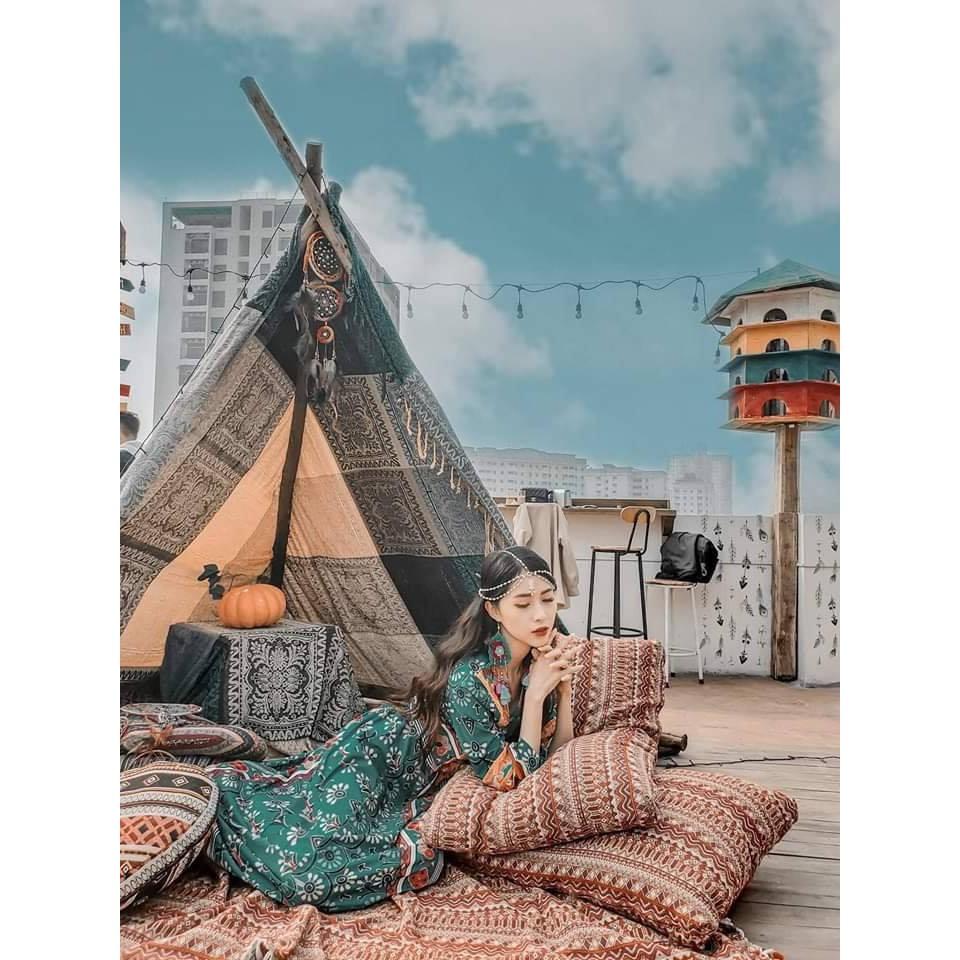 Váy Thổ Cẩm Thêu Viền