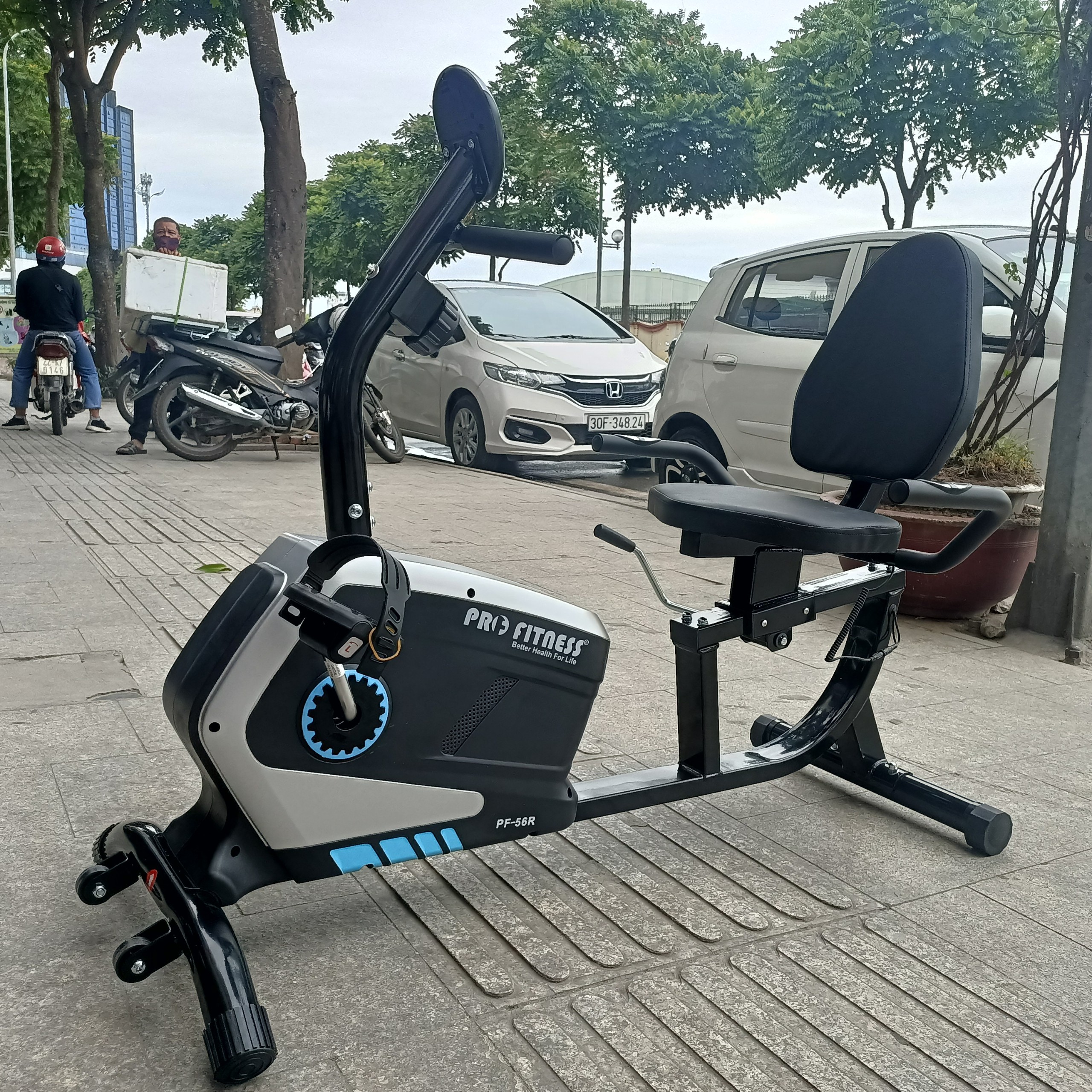 Xe đạp tập có ghế tựa lưng PF-56R Chính hãng Pro Fitness cho người già tập phục hồi chức năng