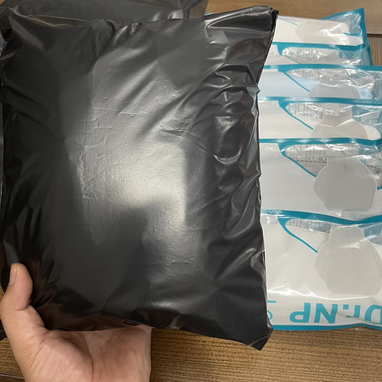 Sỉ 1 Thùng 300 Chiếc / 100 Chiếc / 60 Chiếc Khẩu Trang KF94 Kiểu Hàn Quốc 4 Lớp Kháng Khuẩn Kháng Bụi Mịn lên đến 99%, đạt tiêu chuẩn ISO - Hàng Chính Hãng DR NP