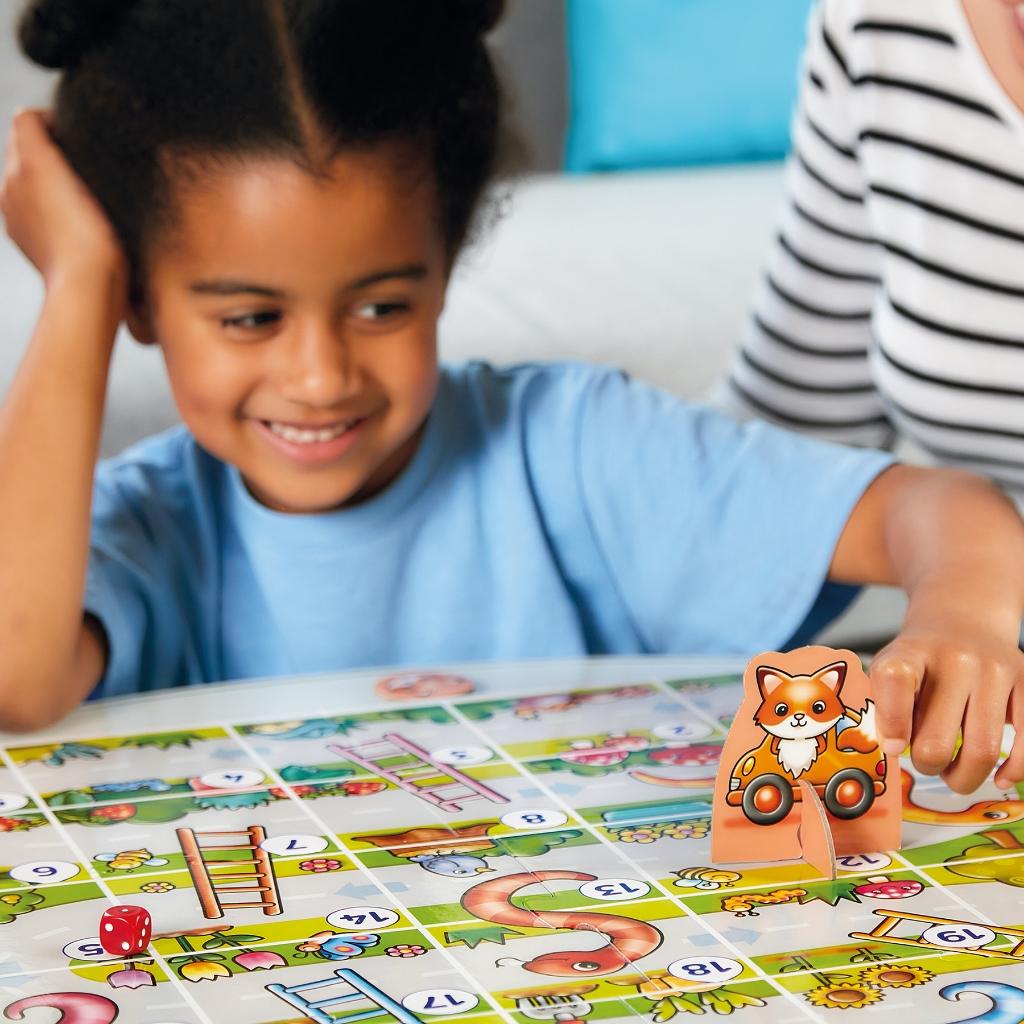 Trò chơi trí tuệ My First Snakes &amp; Ladders - Orchard Toys khuyến khích thảo luận, phối hợp tay mắt