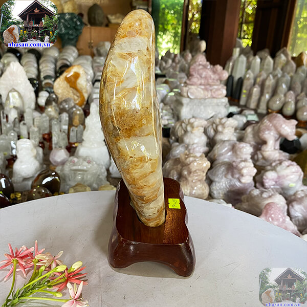 Trụ đá thạch anh bông vàng mang đến sự an khang và thịnh vượng- 2.2kg - TAV155