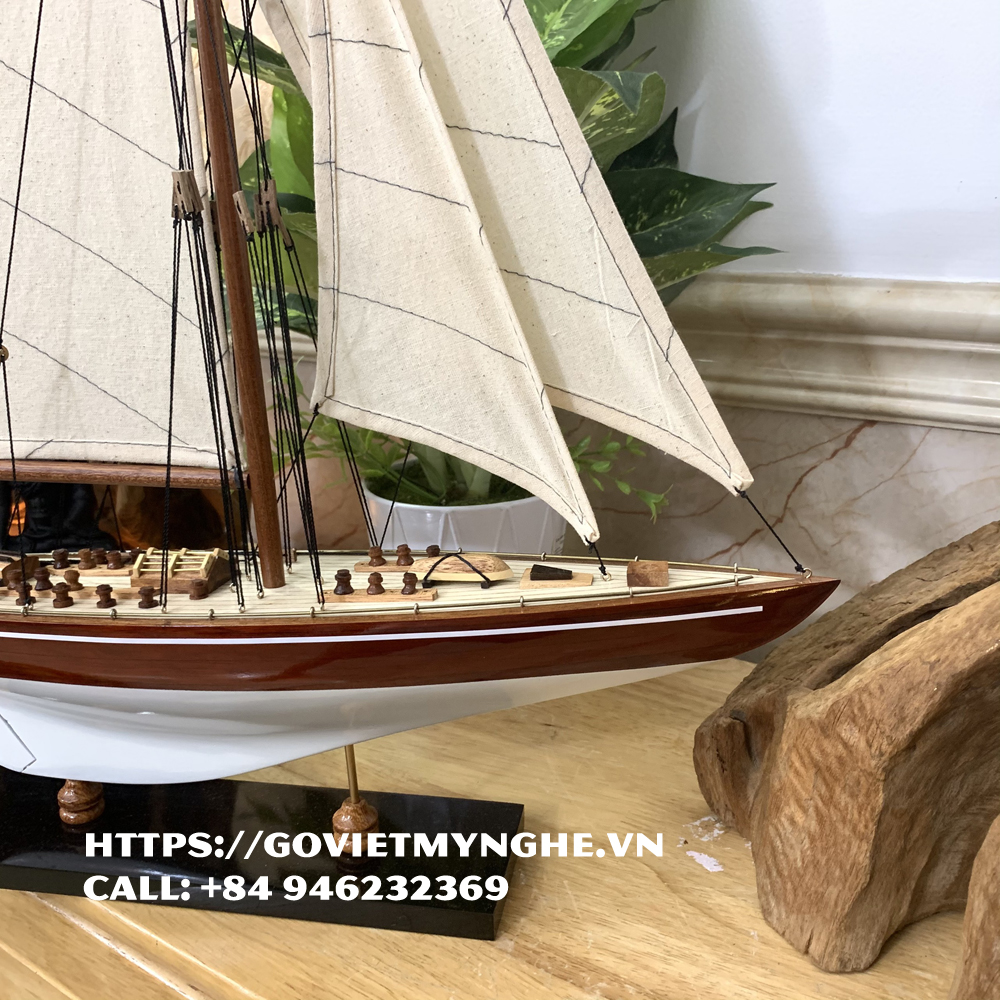 Mô hình thuyền gỗ trang trí du thuyền gỗ J Endeavour - Thân tàu dài 50cm - Sơn màu Trắng/Gỗ