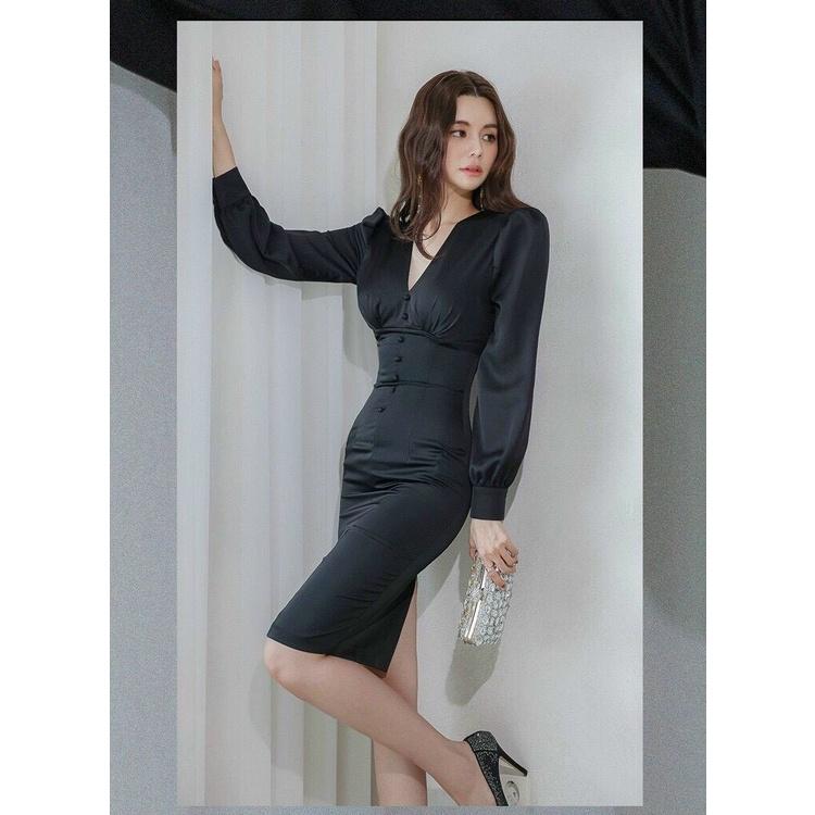 Đầm Ôm Cổ Tim Nút Bọc Tay Dài