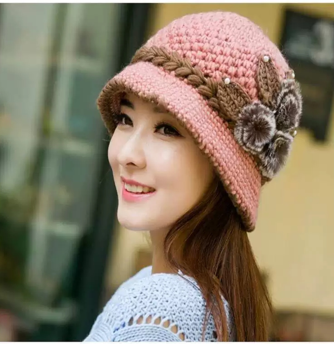 Nón mũ len nữ 2 lớp giữ ấm thu đông, phong cách Hàn Quốc. Thiết kế đẹp, phù hợp với nhiều trang phục. Chất liệu len 2 lớp mang lại sự ấm áp và thoải mái.   Phù Hợp Nhiều Trang Phục dona25090505