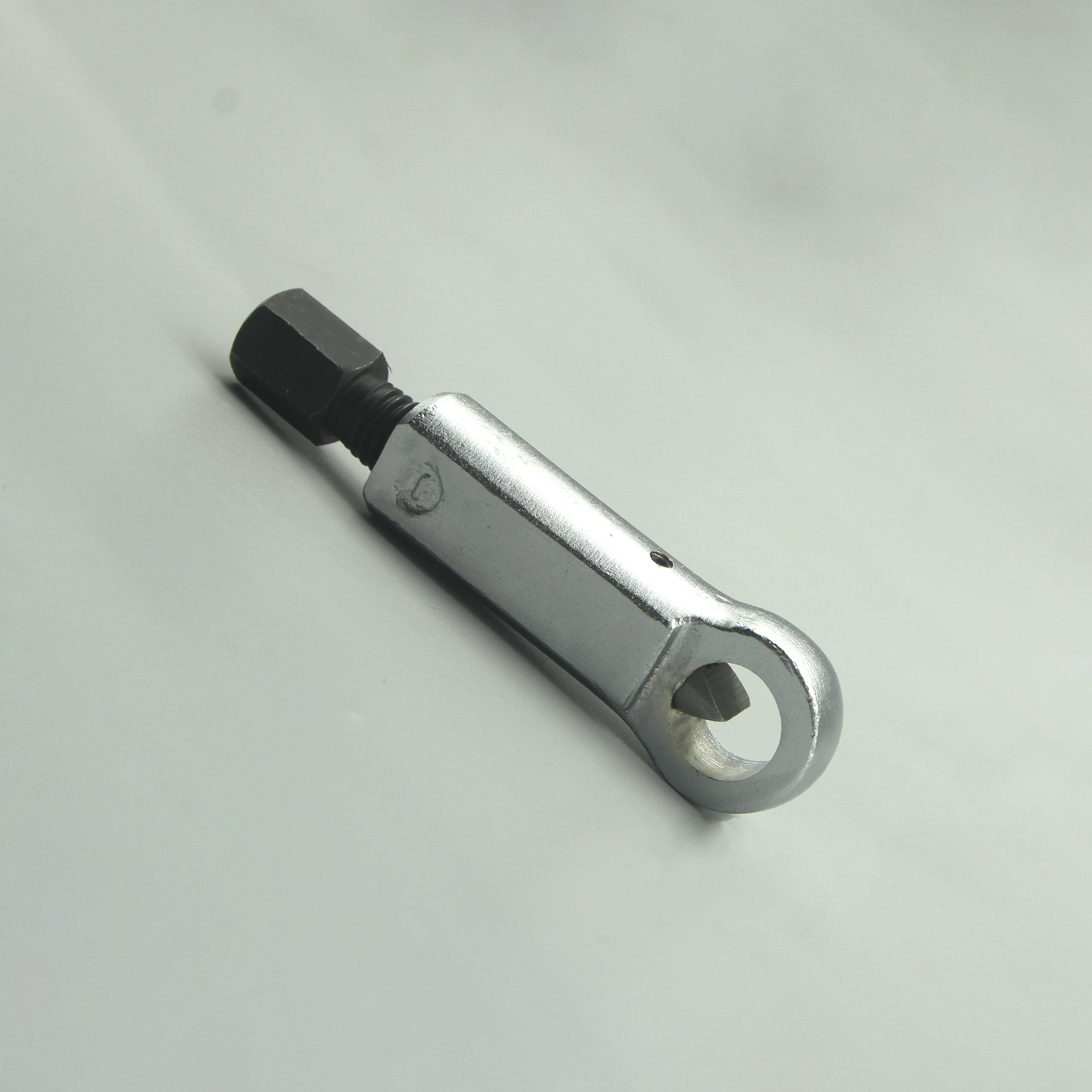 Dụng cụ mở ốc 22-27mm