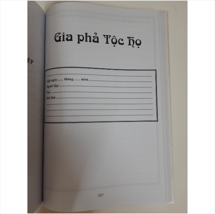 Sổ Tay Hướng Dẫn Ghi Chép Gia Phả Dòng Tộc & Phong Tục Tín Ngưỡng Thờ Cúng Tổ Tiên Của Người Việt