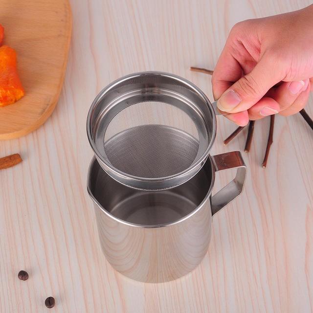 Ca Lọc Dầu Ăn Có Lưới Lọc Cặn Bằng Inox 304 Không Gỉ - Miễn Phí Vận Chuyển