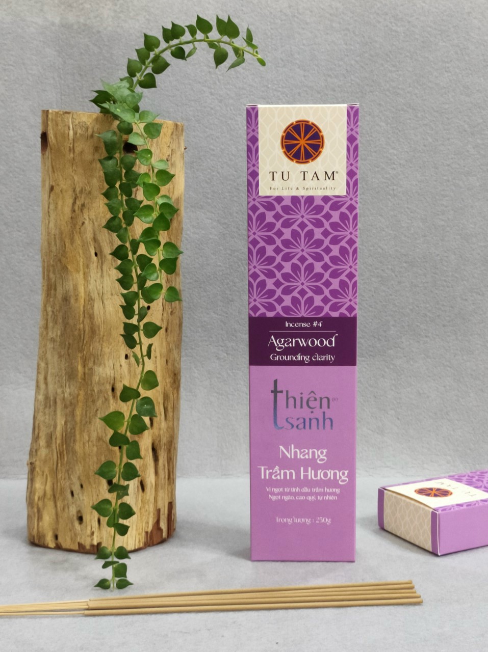 Trầm hương Thiện Sanh #04 mùi thơm dịu ngọt- Hộp màu tím 30cm và 40cm