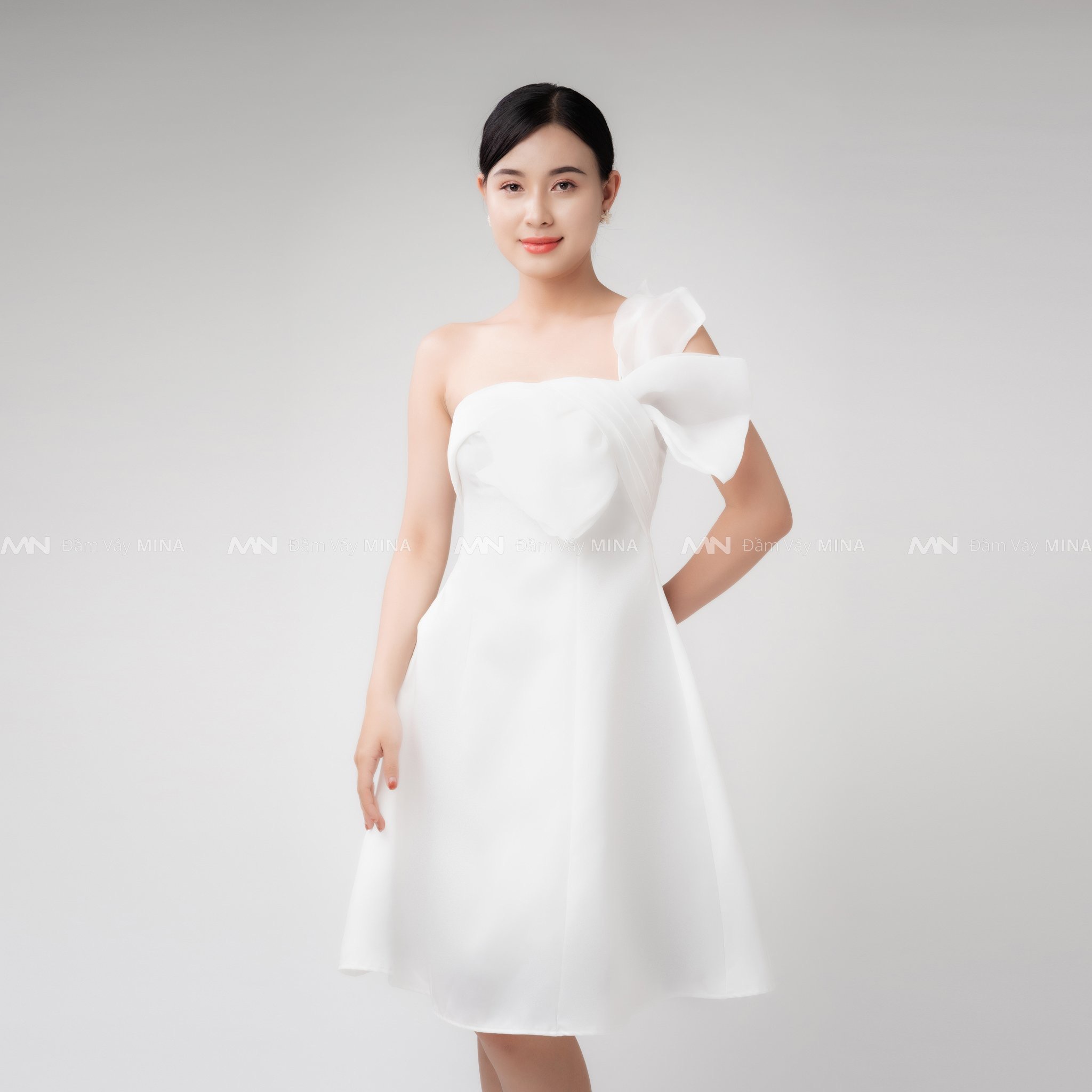 Đầm dự tiệc | Váy dự tiệc | Váy trắng xoè nơ ngực Taffta lụa | Váy sang trọng MN147 - Đầm Váy Mina