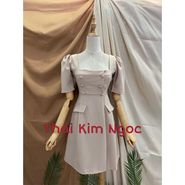 Đầm cổ vuông tay phồng nút bọc