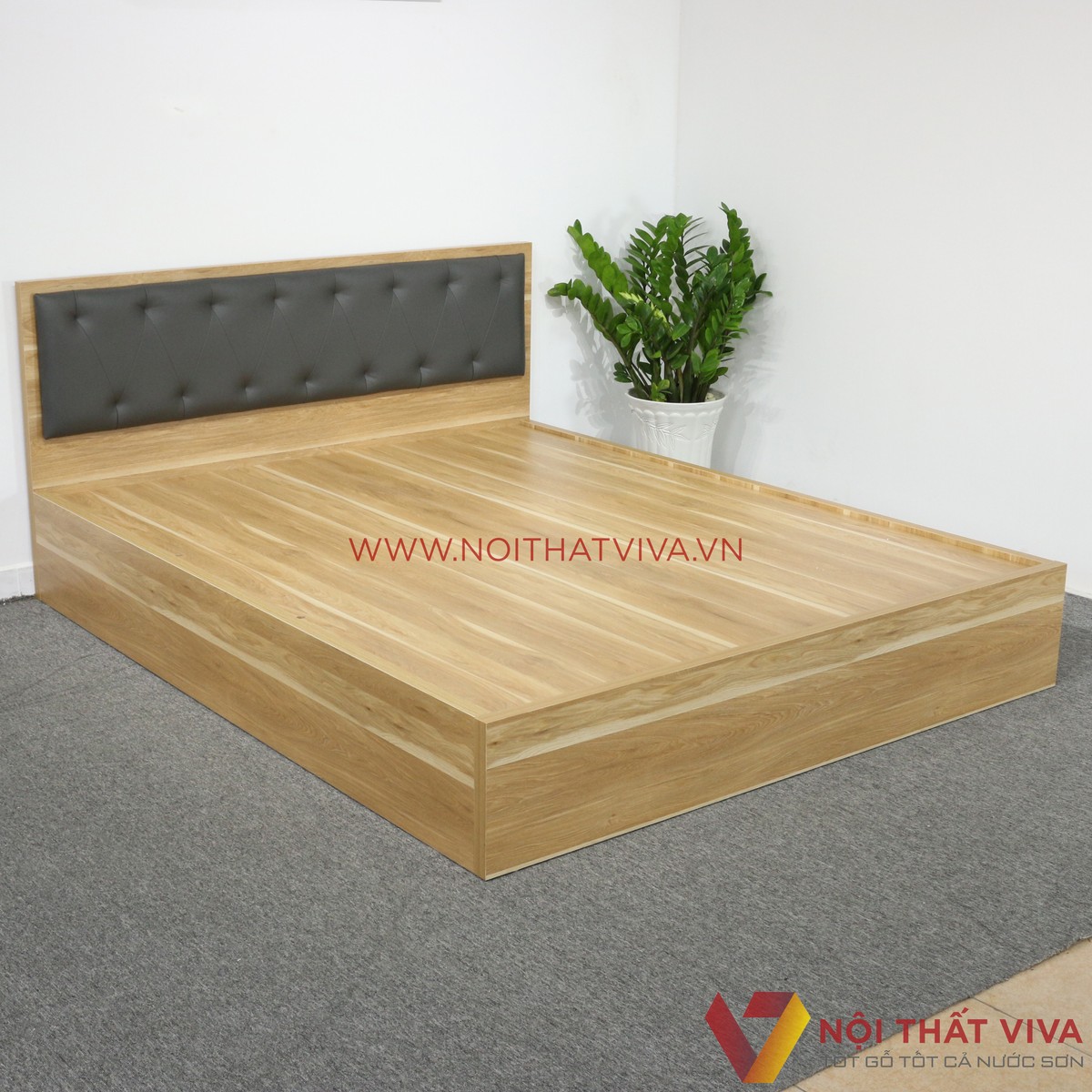 Giường Ngủ Gỗ MDF Melamine Vân Gỗ Vàng Sọc Có Đầu Nệm Đen Đẹp