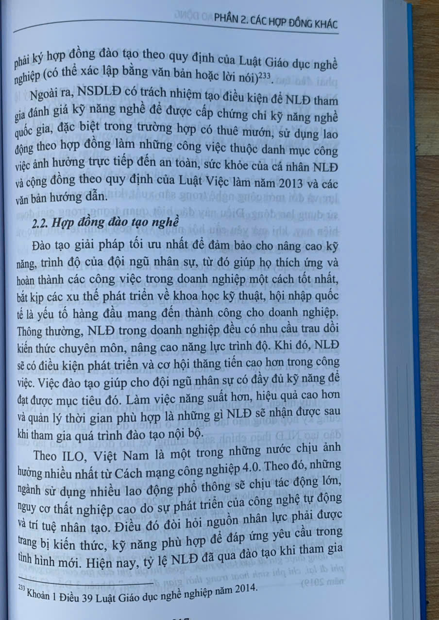 Hợp đồng trong lĩnh vực lao động