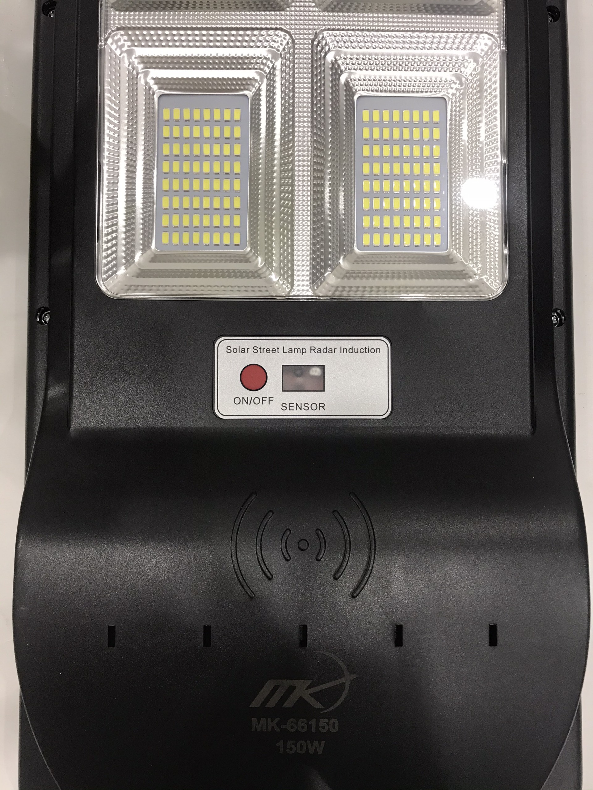 Đèn đường năng lượng mặt trời liền thể 150W MK-66150