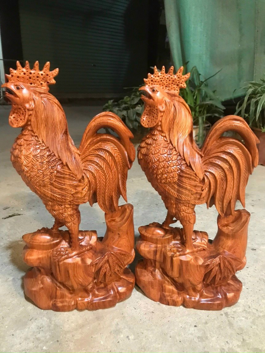 Tượng con gà trống ,trang trí phong thủy hút tài lộc bằng gỗ hương đá kt cao 50×24×14cm