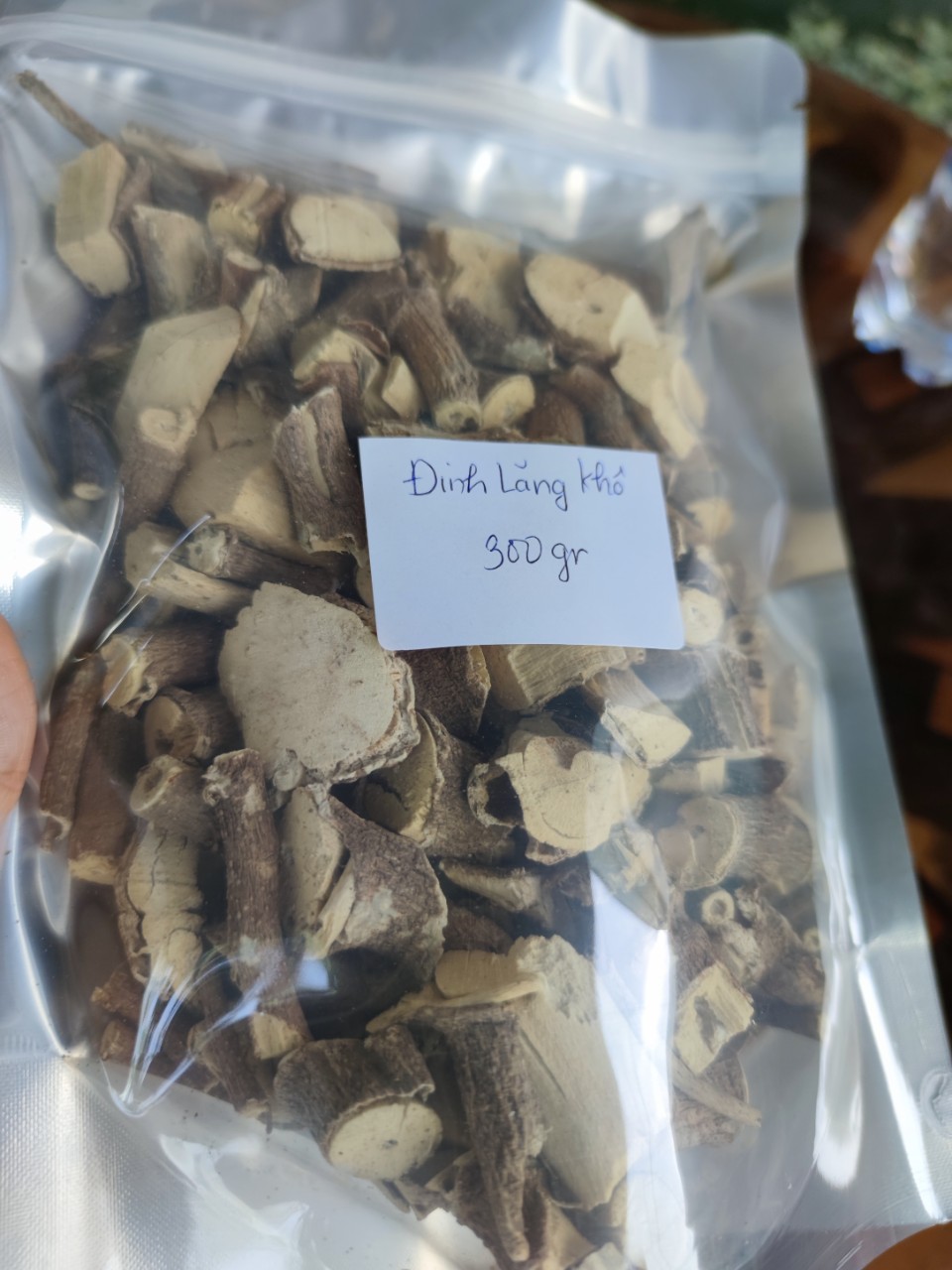 Đinh lăng khô - Nam dương sâm phơi khô