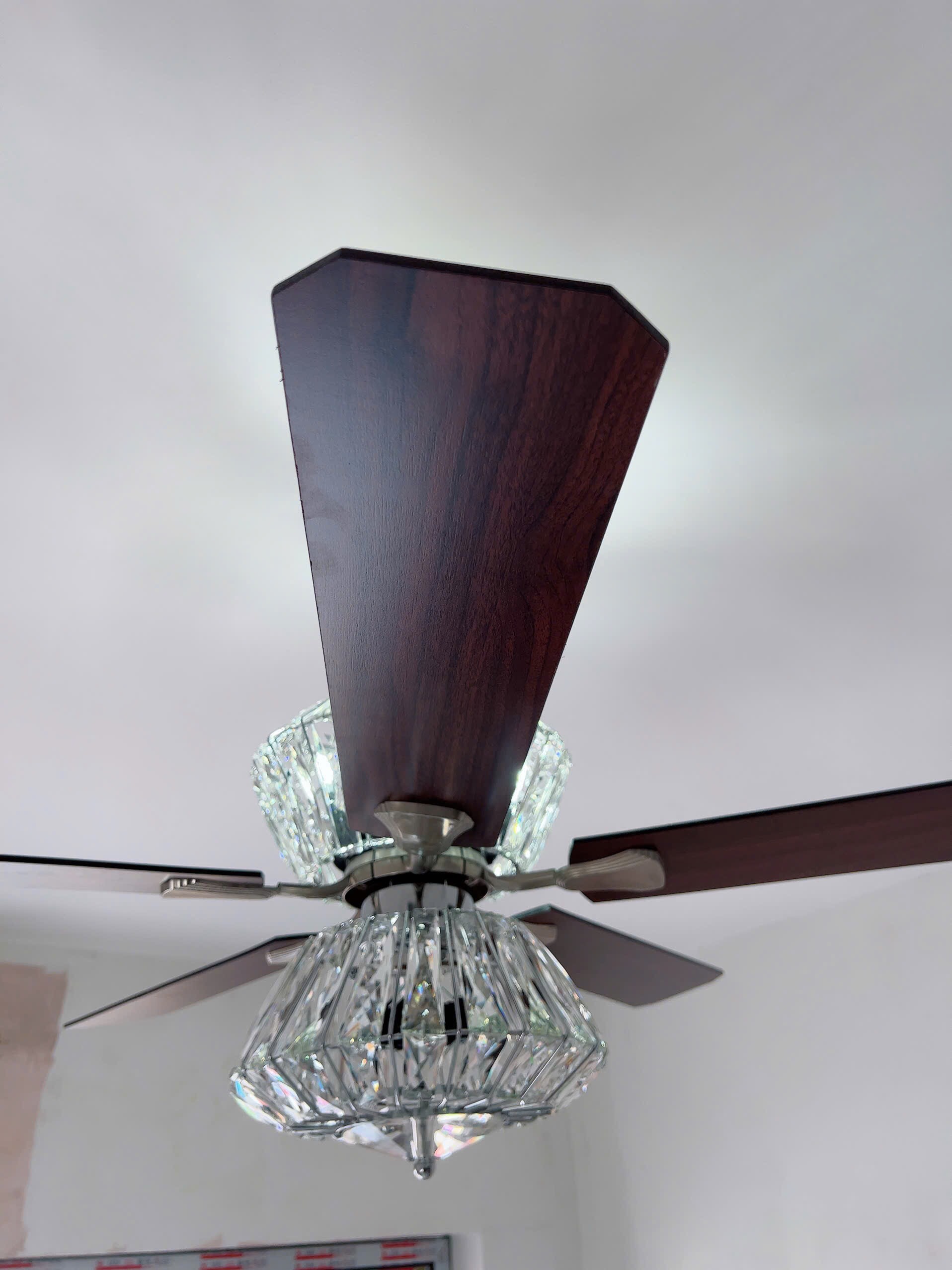 Quạt trần có đèn pha lê hiện đại 355 Decor QT45 sải cánh 1320mm - Hàng nhập khẩu