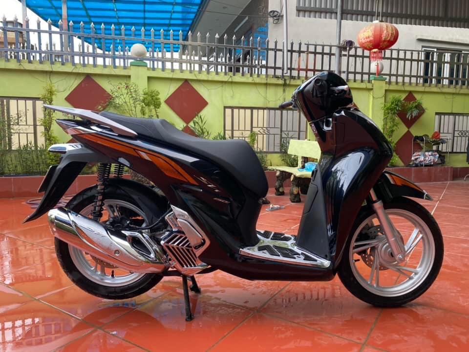 COMBO ỐP PHỤ KIỆN TRANG TRÍ DÙNG CHO XE SH 2020 2021 2022 2023 CROM ( 9 MÓN : THẢM, TAY DẮT, CHE PÔ,BẦU E,KÉT NƯỚC,GÁC CHÂN SAU,CHỤP ĐUÔI,DÈ TRƯỚC,DÈ SAU)