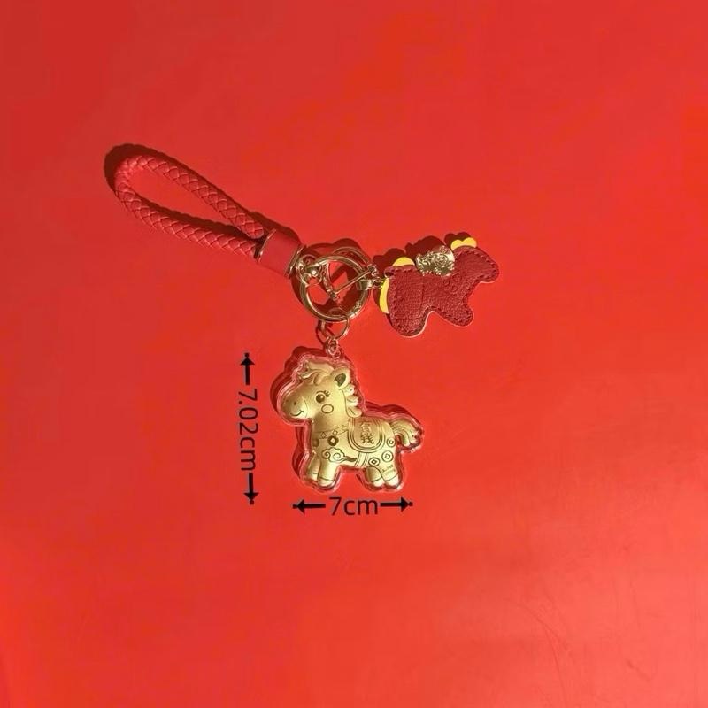 (Loại full hộp) Móc Khóa Ngựa Vàng Phong Thủy Tài Lộc Dây Đỏ May Mắn Cho Xe – Túi – Chìa Khóa