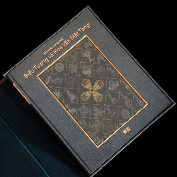 Sách - Bách Khoa Toàn Thư Biểu Tượng Và Hoa Văn Mật Tạng - Ấn Bản Giới Hạn - Bìa Vải - Bản Có Hộp