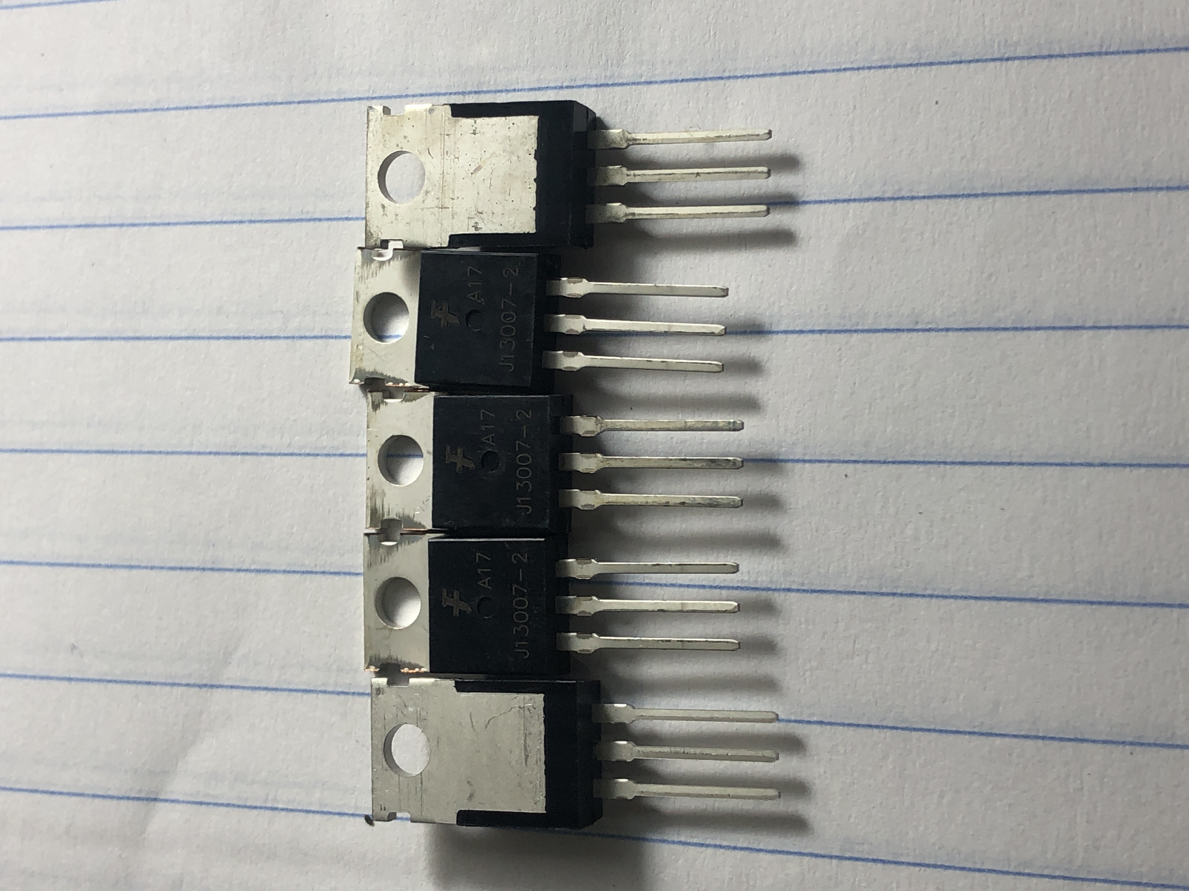 5 Transistor 13007 điện áp 700V Dòng 8A
