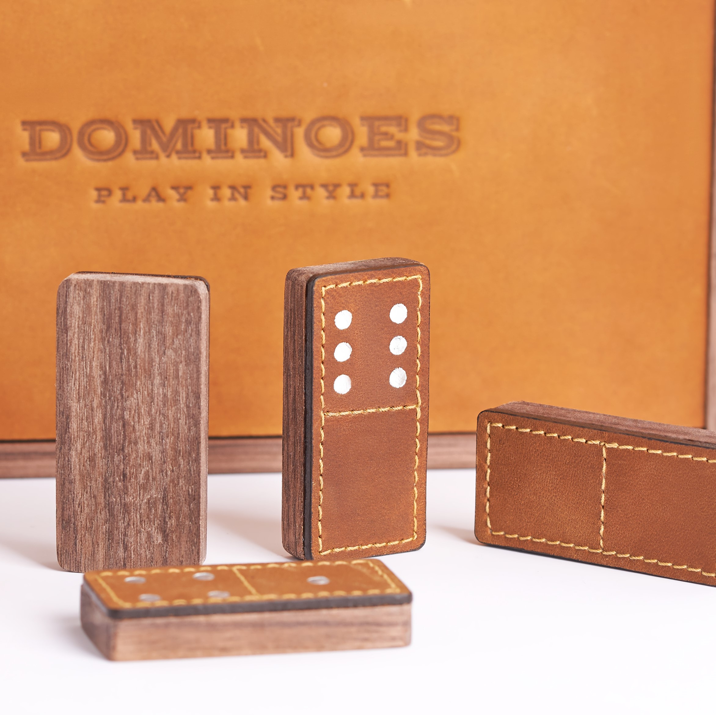 Cờ Domino Gỗ Walnut Kết Hợp Da Bò Sáp Cao Cấp - The Craft House