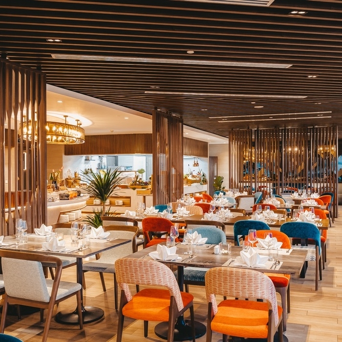 Radisson Hotel 5* Đà Nẵng - Đối Diện Biển, Buffet Sáng, Hồ Bơi Vô Cực, Vị Trí Đẹp, Khách Sạn Mới