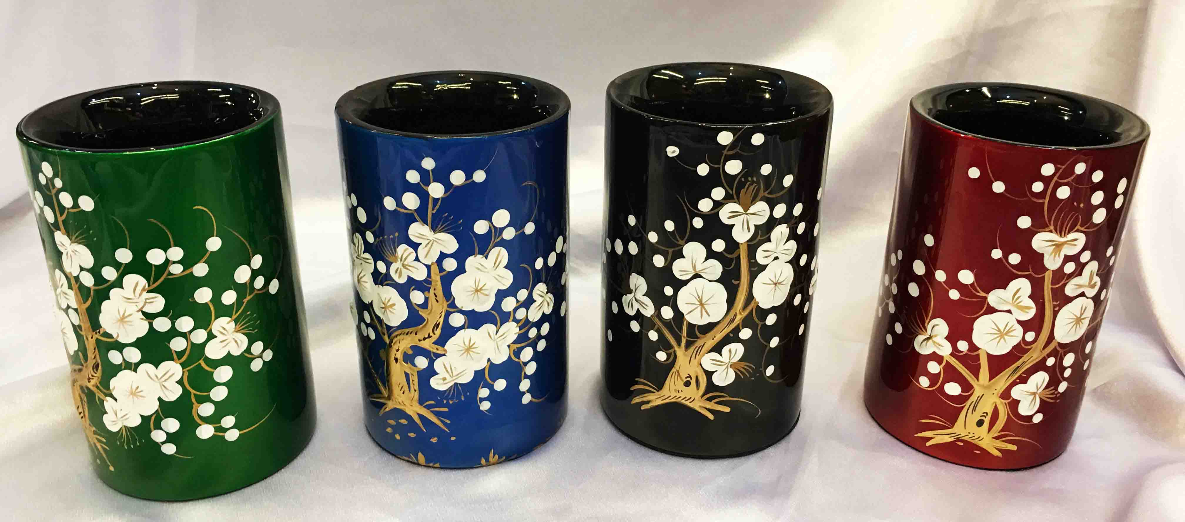 Cắm bút sơn mài