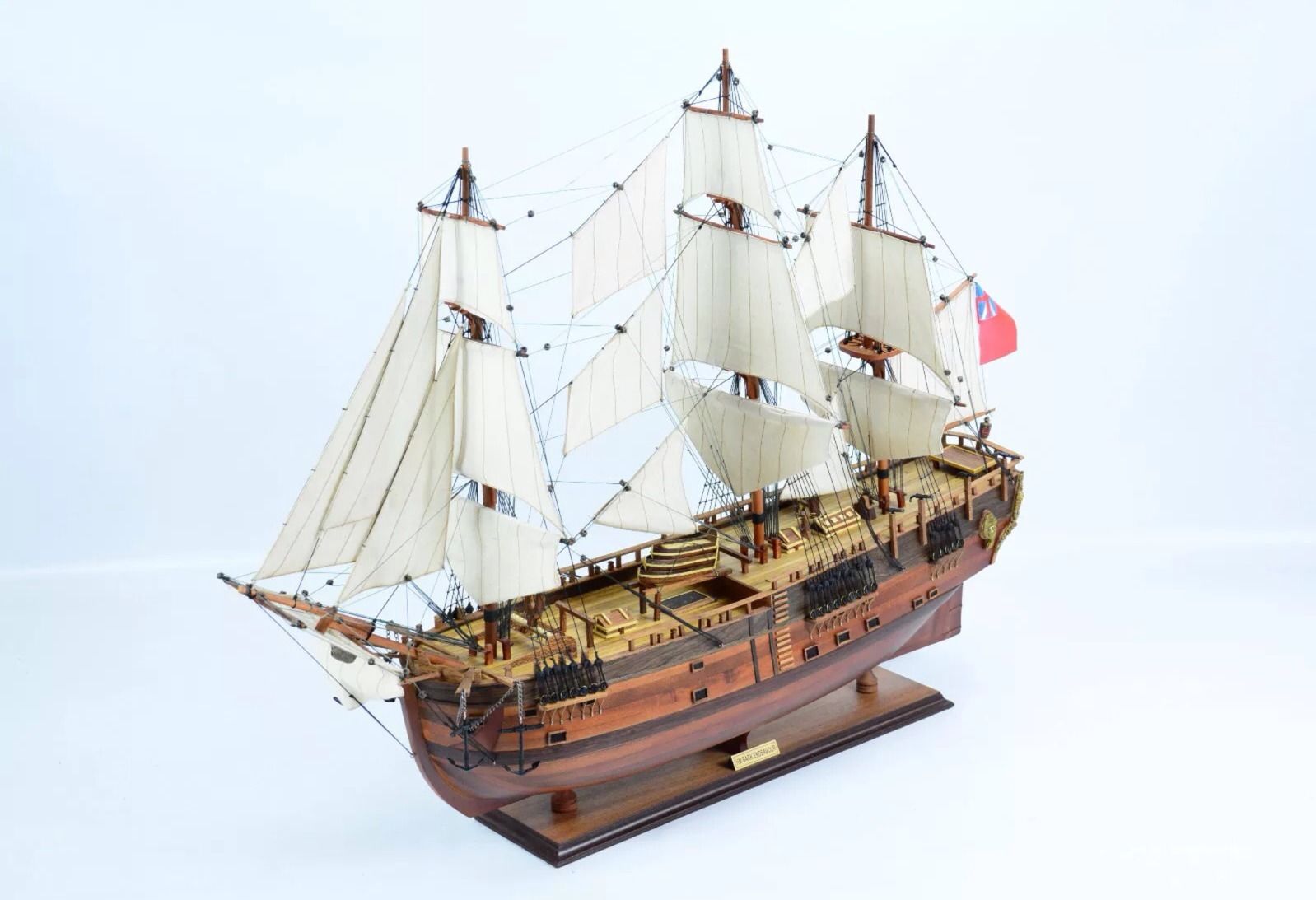 Thuyền buồm gỗ trang trí HMS Endeavour dài 90cm