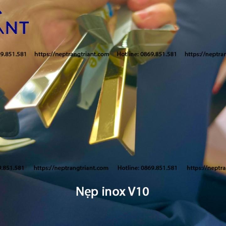 Nẹp inox chữ V trắng gương, Nẹp v inox, chỉ inox trang trí, loại dày 0.8li bào chấn vuông góc, thanh dài 2m44