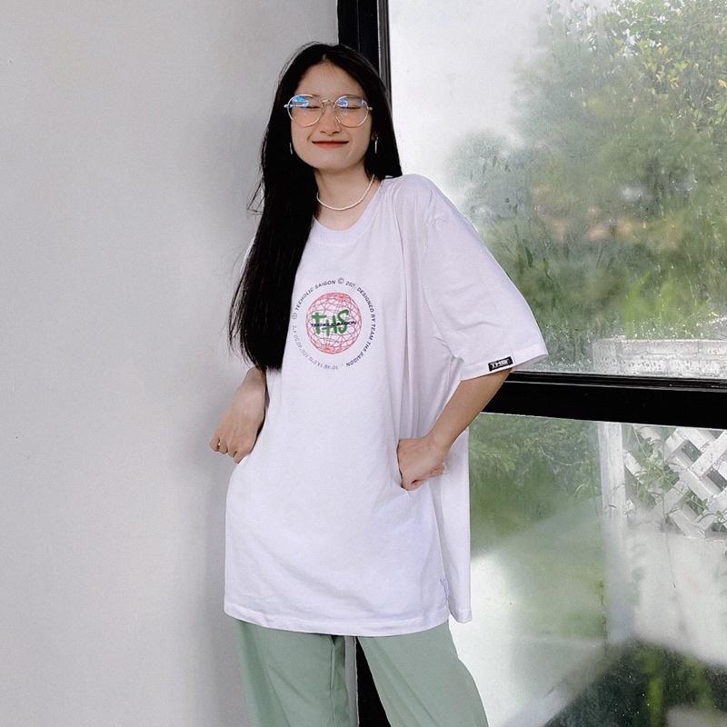 Áo Thun Unisex TeeHolic Địa Cầu Logo THS - Màu Đen Trắng