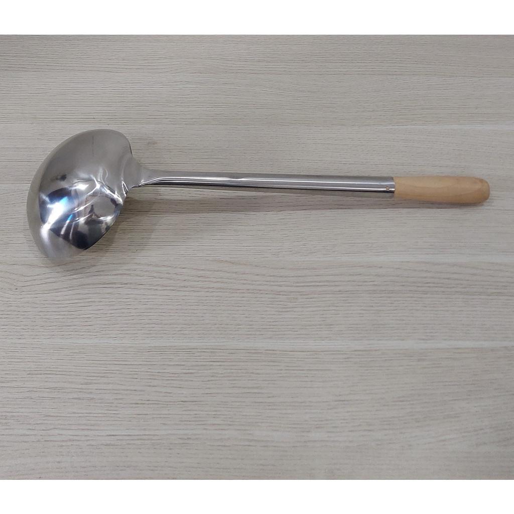Vá xào inox cán gỗ nhiều size