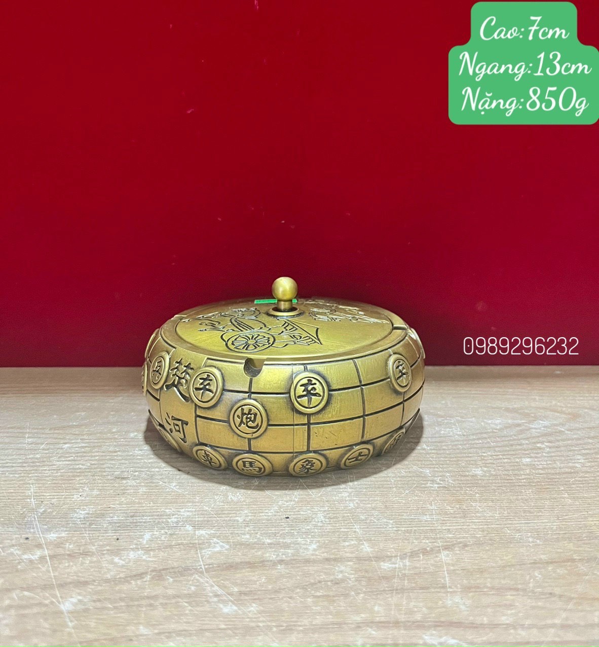 Gạt tàn hoa văn bàn cờ tướng bằng đồng