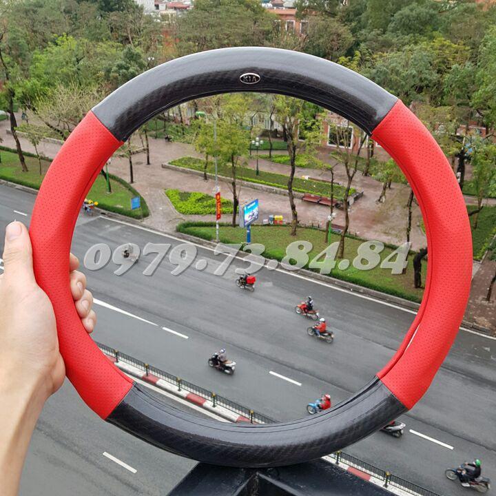 Bọc vô lăng vân Carbon cao cấp Logo theo hãng xe KIA