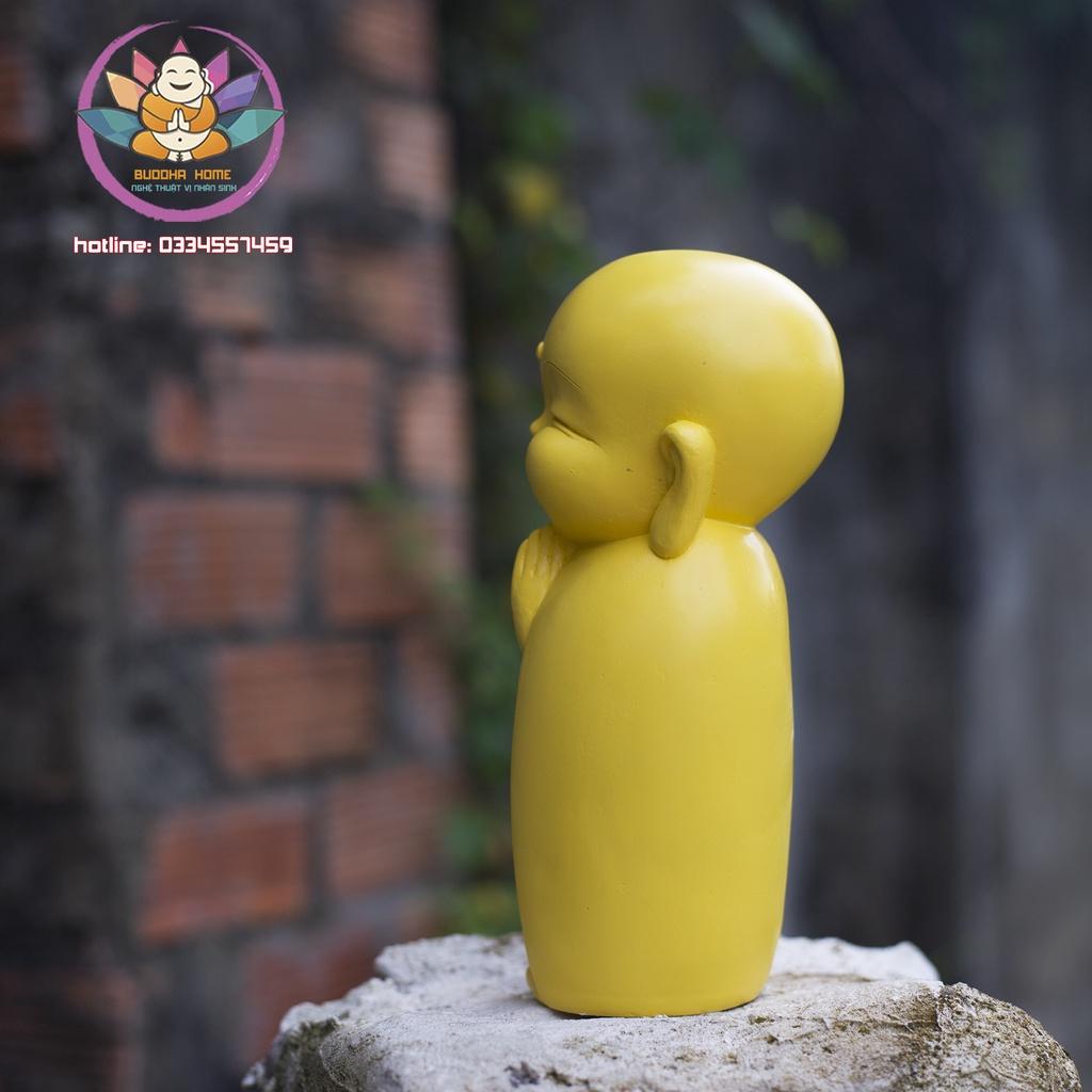 Chú tiểu decor hiện đại 21 cm trang trí nhà cửa màu vàng nhạt
