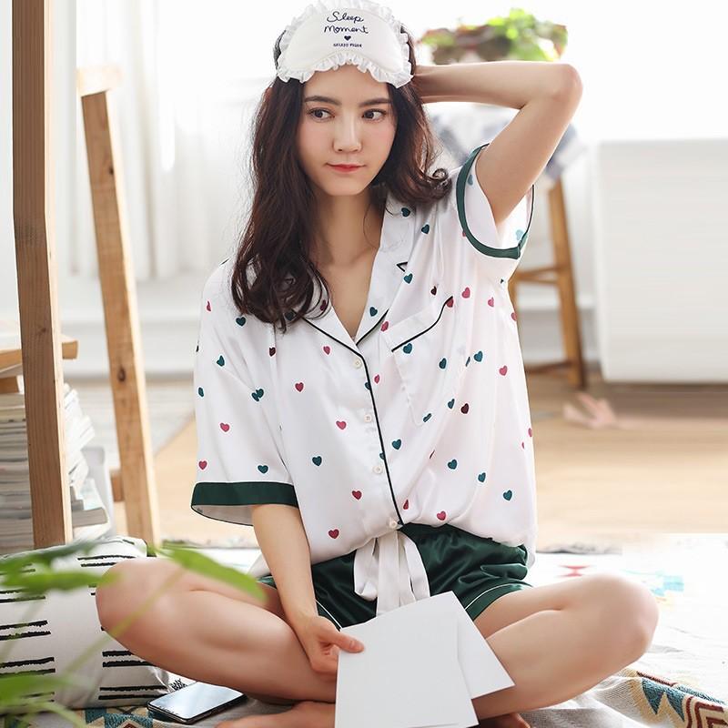 Bộ pyjama lụa nữ mặc nhà họa tiết trái tim