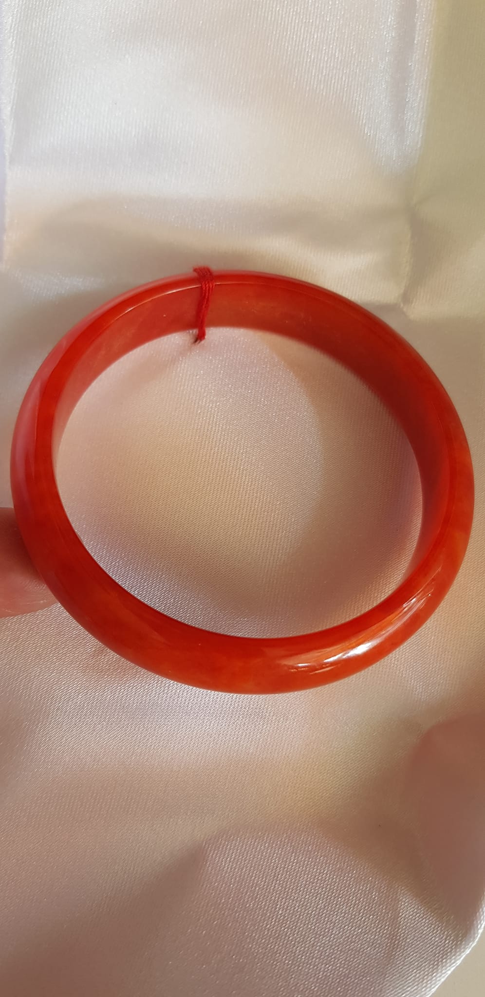 ️Vòng tay Nữ đá Cẩm Thạch mới Bản Hẹ Đỏ 59mm x cao 12,5mm x dầy 6,5mm Vòng màu đỏ tươi sáng bóng đều đẹp lắm Nữ mệnh hỏa mệnh thổ nặng 56kg - 66kg đeo đẹp ạ