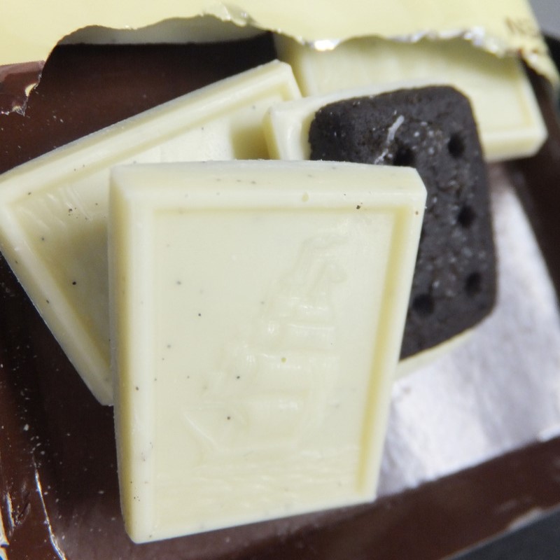 Bánh qui Bourbon Alfort vị White Choco
