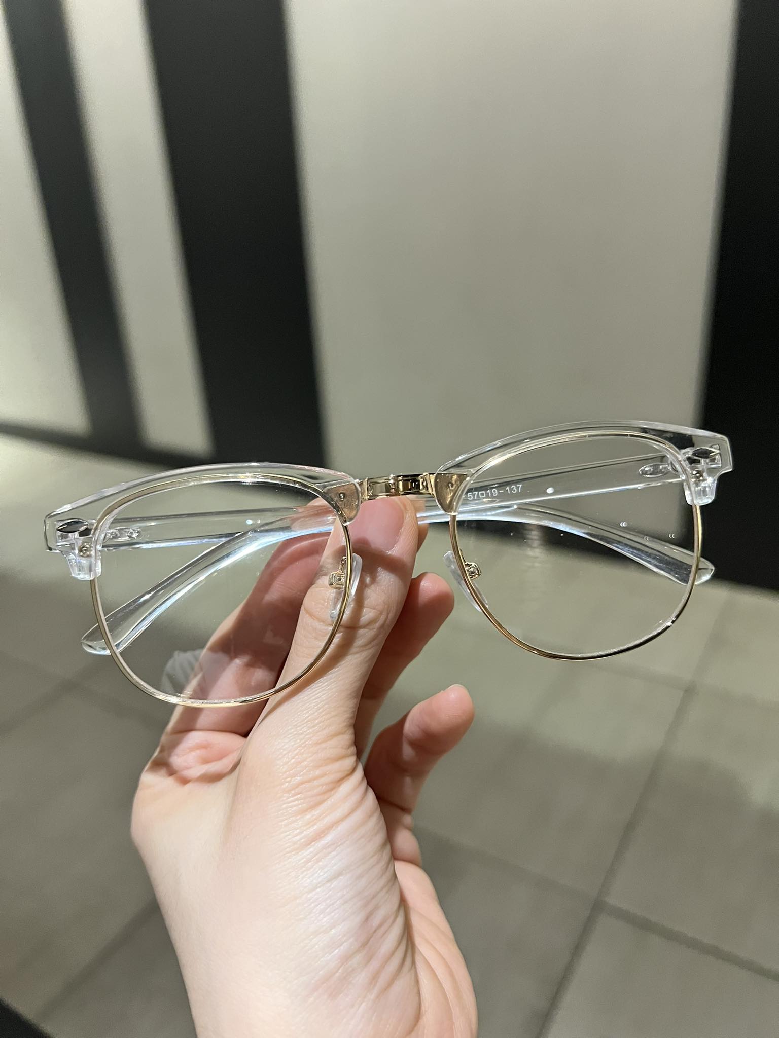 Kính gọng trong suốt nửa viền cổ điển nam nữ
