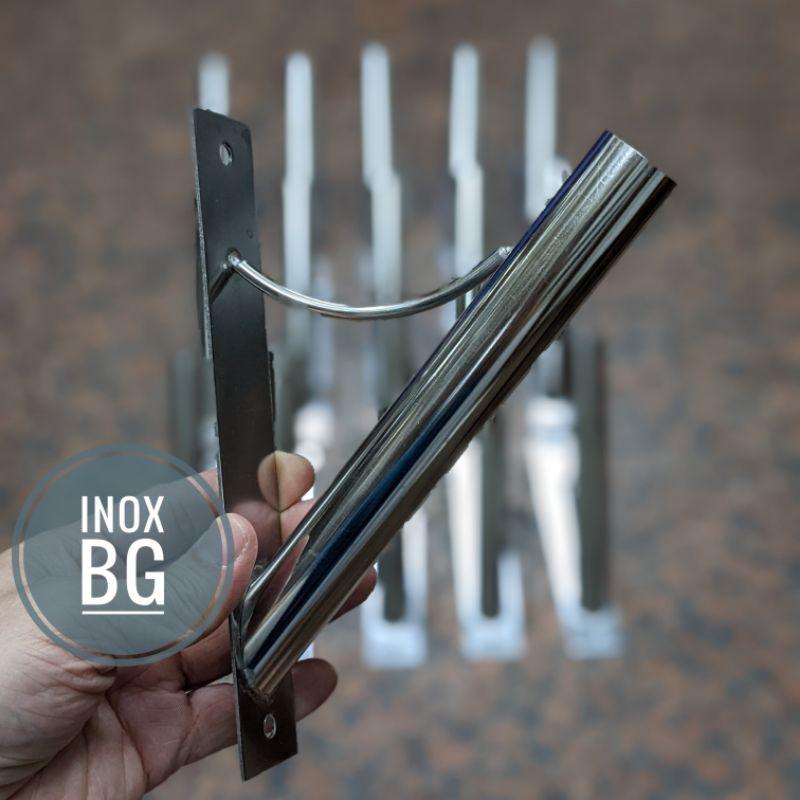 Giá treo cờ nghiêng bằng Inox bắt tường