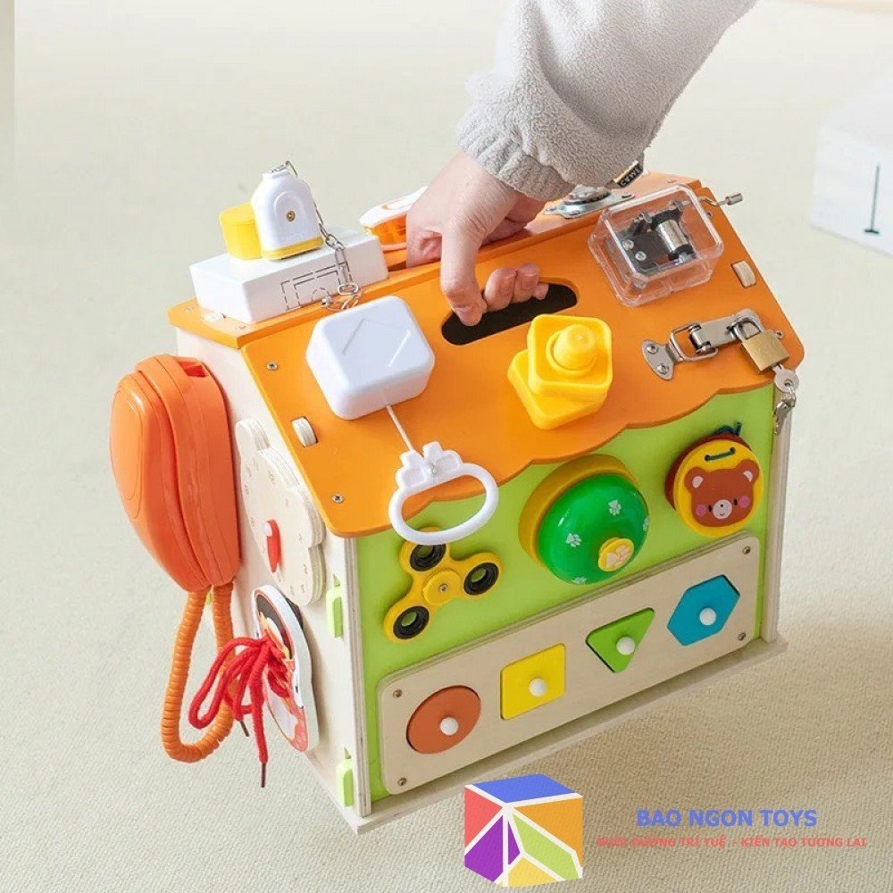 Đồ chơi ngôi nhà bận rộn bằng gỗ busy house nhiều tương tác giúp bé phát triển kỹ năng vận động tinh vui chơi giải trí BAONGONTOYS DG70E