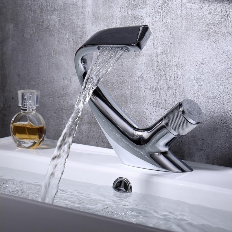 Vòi lavabo nóng lạnh sơn tĩnh điện kiểu dáng độc đáo