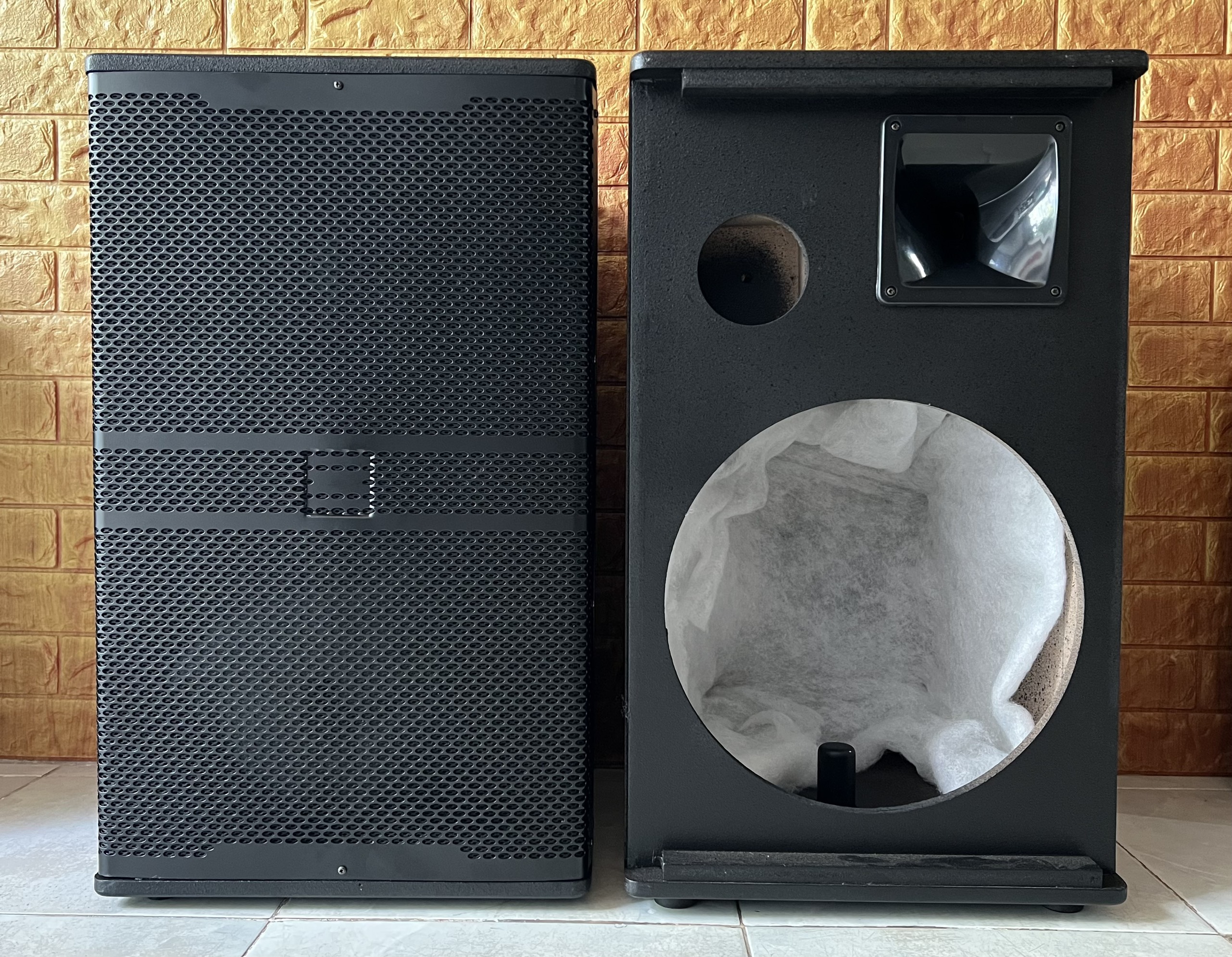 Vỏ thùng loa 4 tấc 1 bass 40 và 1 chép kèn, 1 mid Hải Triều