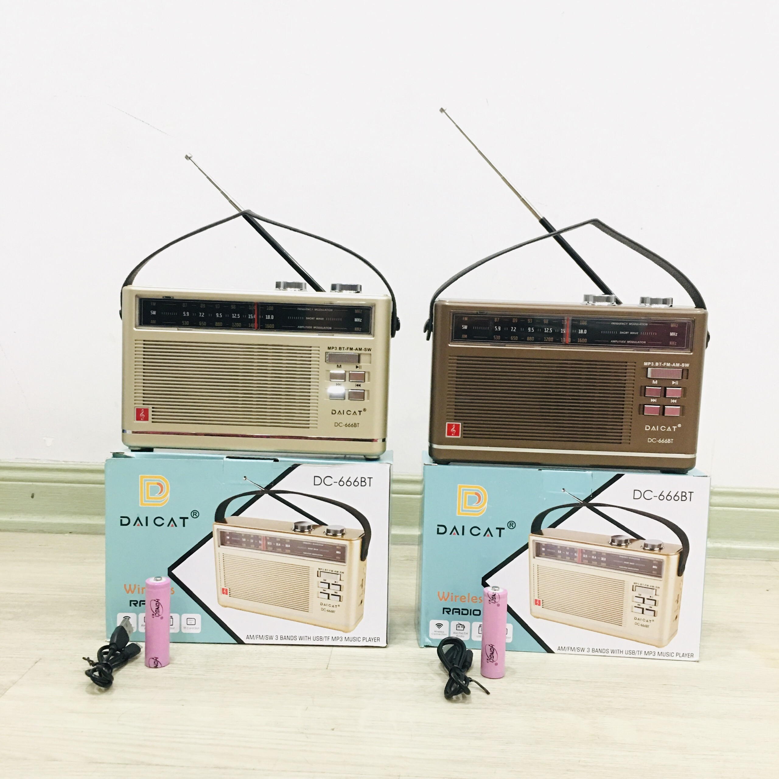 ĐÀI FM Radio DC-666BT- Bluetooth Đa Chức Năng Hỗ trợ thẻ nhớ và Usb mẫu mới Cho người thân yêu-Hàng Chính Hãng