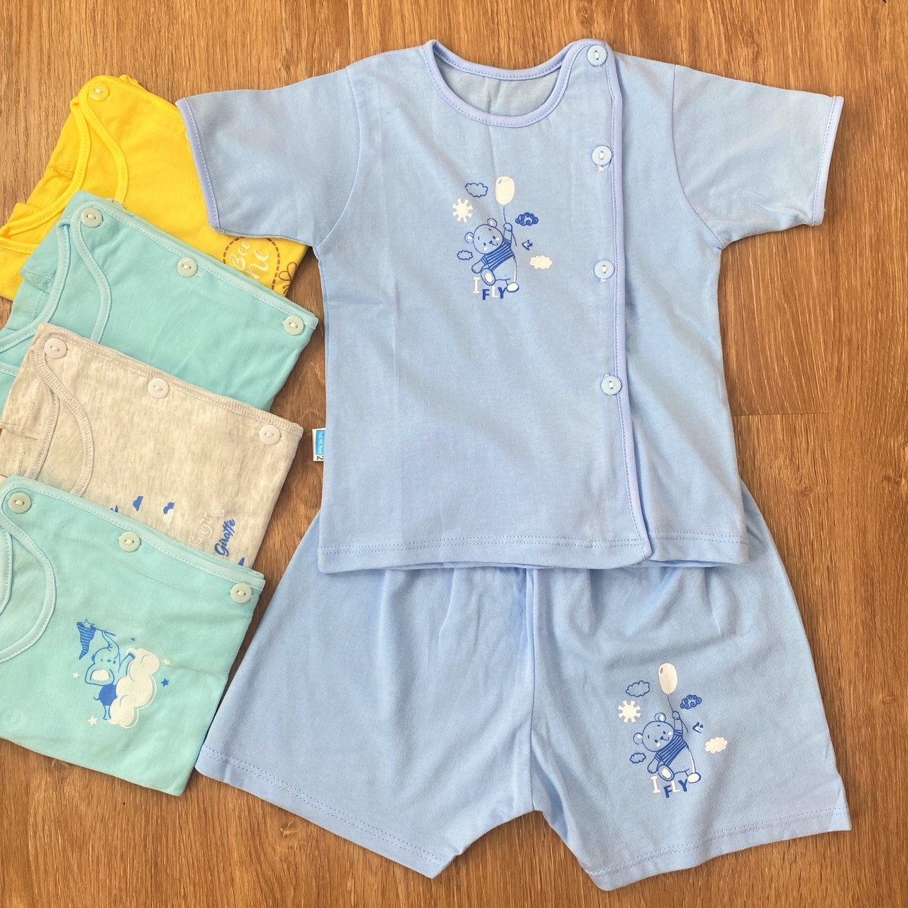 COMBO 3 Bộ quần áo sơ sinh cotton THT-FR GGY | Mẫu Tay Ngắn Cài Lệch Màu | Size 1 - 3 cho bé sơ sinh - 9 kg| Chất vải thun cotton 100% xịn, đẹp, mềm, họa tiết xinh | Hàng Việt Nam | quần áo trẻ em