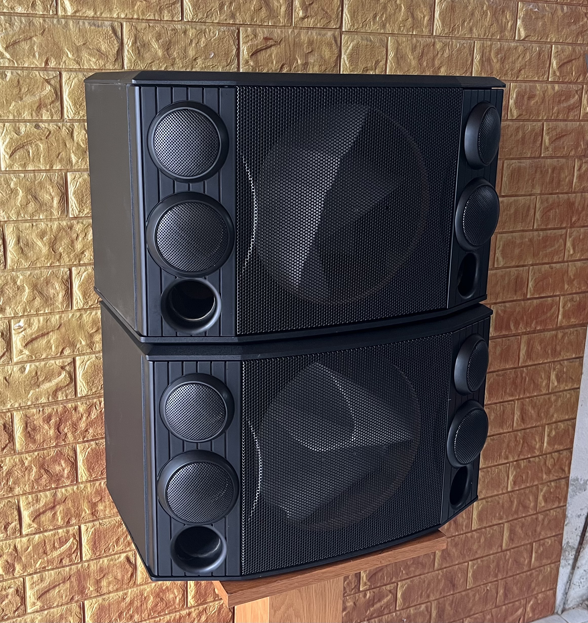 Vỏ thùng loa 3 tấc loa nằm 1 bass 30, 4 treble Hải Triều
