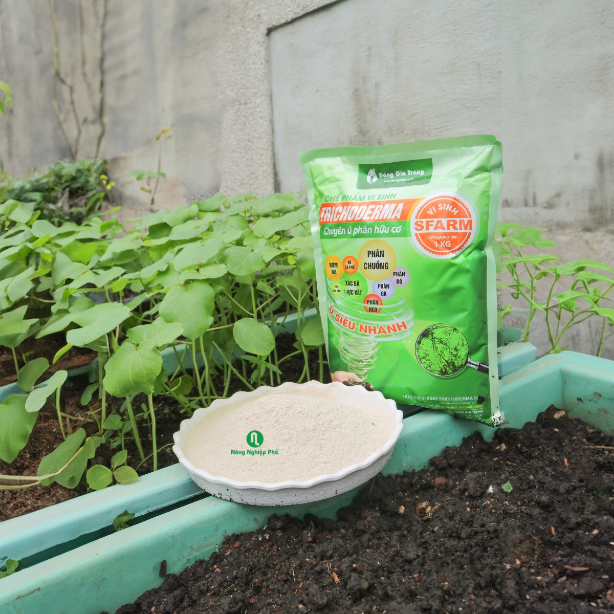 Chế phẩm vi sinh Trichoderma SFARM chuyên ủ phân hữu cơ - Gói 1kg